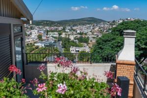 Fotografie z fotogalerie ubytování לה וילה - וילה משפחתית עם בריכה פרטית מחוממת ומקורה v destinaci Beit Jann