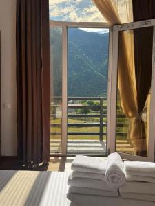 Nespecifikovaný výhled na hory nebo výhled na hory při pohledu z hotelu