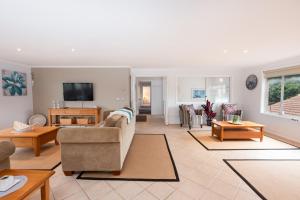 TV a/nebo společenská místnost v ubytování Arlingtons Holiday Accommodation