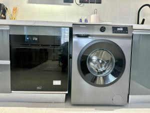 Ảnh trong thư viện ảnh của 1BDRM Apartment Mbezi Beach Africana ở Dar es Salaam