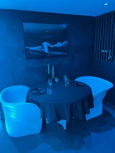 Galería fotográfica de Suite Privée Romantique - Jacuzzi & Hammam en Bonneville