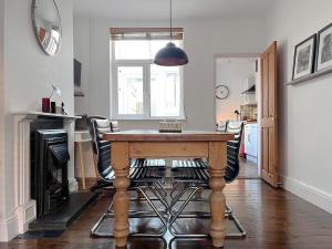 Φωτογραφία από το άλμπουμ του Inviting 1-bed Home in Northampton by Renzo, Brilliant Location, Free Wi-Fi! σε Kingsthorpe