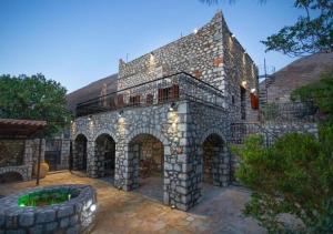 Foto de la galería de Kitta Mani Towerhouse - Mountain Views & Garden en Koíta