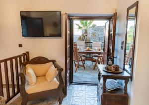 Un lugar para sentarse en Kitta Mani Towerhouse - Mountain Views & Garden