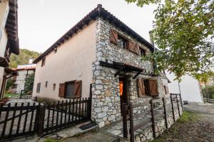 El edificio en el que está el departamento