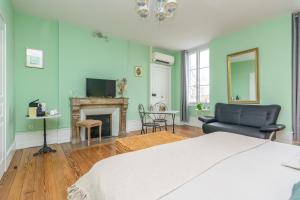 Et tv og/eller underholdning på Château de la villeneuve