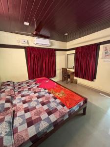 Una cama o camas en una habitación de Munroe Paradise