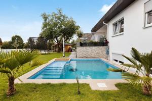 Πισίνα στο ή κοντά στο Ferienwohnung BlackForest