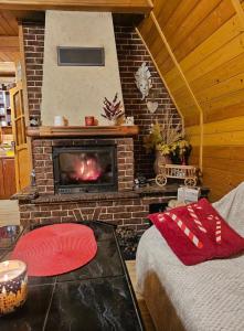 Postel nebo postele na pokoji v ubytování LESNA CHATA - jestesmy 15km od Energylandii, domek wolnostojacy, Beskid Maly