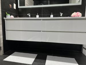 Ảnh trong thư viện ảnh của Luxurious Apartment ở Mellet +23 ảnh