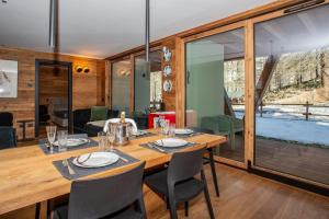 Φωτογραφία από το άλμπουμ του FLORA ALPINA EXPERIENCE - "Ski-to-Door" Brand New Chalet Apartments with Indoor Garage and Mountain View στη Breuil-Cervinia