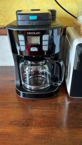 Příslušenství pro přípravu čaje a kávy v ubytování Casa Museo RAKKANA - En el Centro de Requena