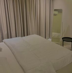 Postel nebo postele na pokoji v ubytování Suites OrbitNet JED2M