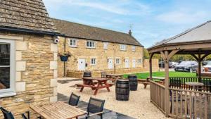 Tòa nhà nơi nhà nghỉ dưỡng tọa lạc