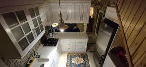 Η κουζίνα ή μικρή κουζίνα στο Isıtmalı Havuzlu Otantik Taş Ev