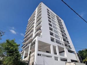 Φωτογραφία από το άλμπουμ του Modern & Cozy City Apartment, Pool and Skyline Views στο Κολόμπο