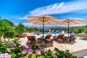 Peisaj natural din apropierea acestei vile