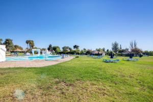 Πισίνα στο ή κοντά στο Cozy Studio Pedras Del Rei