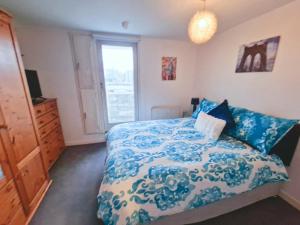 Postel nebo postele na pokoji v ubytování 5 star Luxury Apartment in City Centre with views