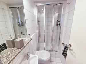 Koupelna v ubytování 5 star Luxury Apartment in City Centre with views