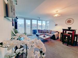 Posezení v ubytování 5 star Luxury Apartment in City Centre with views + 38 fotografií