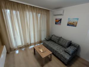 Khu vực ghế ngồi tại Апартамент 11 улица Македония 33 Поморие