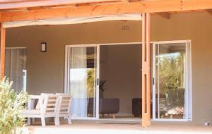 Патио или другая зона на открытом воздухе в Rissie's 3 Bedroom Apartment