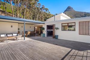 En generel udsigt til bjerge eller udsigt til bjerge taget fra villaen