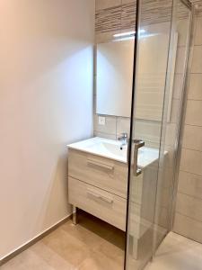 Koupelna v ubytování L'escapade du Port - T2 Spacieux Palavas-les-Flots