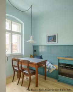 Μια τηλεόραση ή/και κέντρο ψυχαγωγίας στο Schulze am Markt