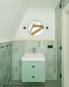 Ένα μπάνιο στο Schulze am Markt