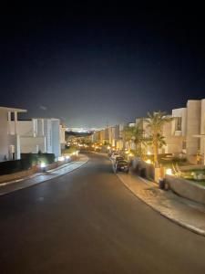 Okolí vily + 3 fotografie