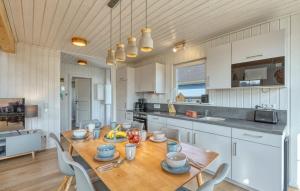 Η κουζίνα ή μικρή κουζίνα στο Kuntabü +9 φωτογραφίες