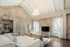 TV a/nebo společenská místnost v ubytování Hotel Osam - Adults Only