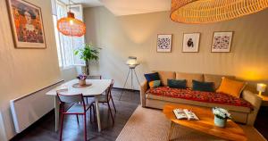 Khu vực ghế ngồi tại AC - WiFi - Bright accommodation in hypercenter