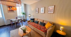 Khu vực ghế ngồi tại AC - WiFi - Bright accommodation in hypercenter