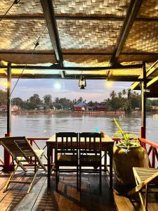 Θέα στο ποτάμι κοντά σε αυτός ο ξενώνας +51 φωτογραφίες