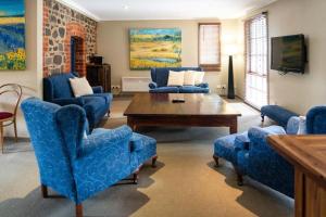 Гостиная зона в Deluxe Villa - Circa 1860s Homestead