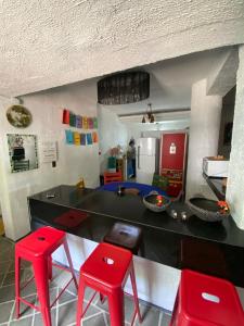 Η κουζίνα ή μικρή κουζίνα στο Yellow Residence