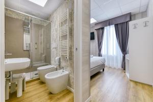Koupelna v ubytování ROME'S GLORIA HOTEL