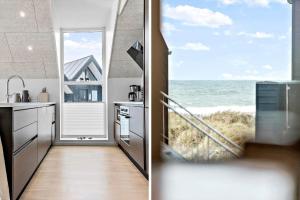 Una cocina con vista al mar en 794-Thisted-Havstokken-26-1, en Thisted 21 fotos más