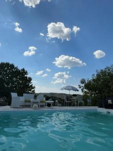 Бассейн в Grand Pearl Bazen Tuzla или поблизости