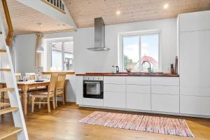 Η κουζίνα ή μικρή κουζίνα στο 1017-Thisted-Hvidbakken-17 +20 φωτογραφίες