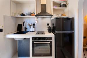 Køkken eller tekøkken på Arokaria Studios + 7 billeder