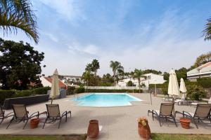 Bazén v ubytování Chalet adosado en Pasito BM17 nebo v jeho okolí