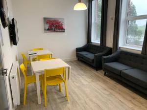 Χώρος καθιστικού στο Plymouth Station Rooms Serviced Accomodation