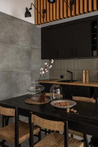 Η κουζίνα ή μικρή κουζίνα στο Forest Stodoły +36 φωτογραφίες