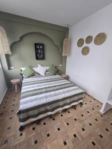 Postel nebo postele na pokoji v ubytování Riad Alaya by Maison Amellal
