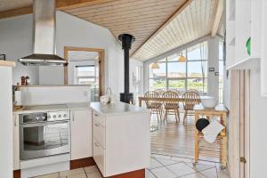 Η κουζίνα ή μικρή κουζίνα στο 1066-Thisted-Nordvestbak-16