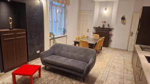 Khu vực ghế ngồi tại Sirul Livezii Central Flat